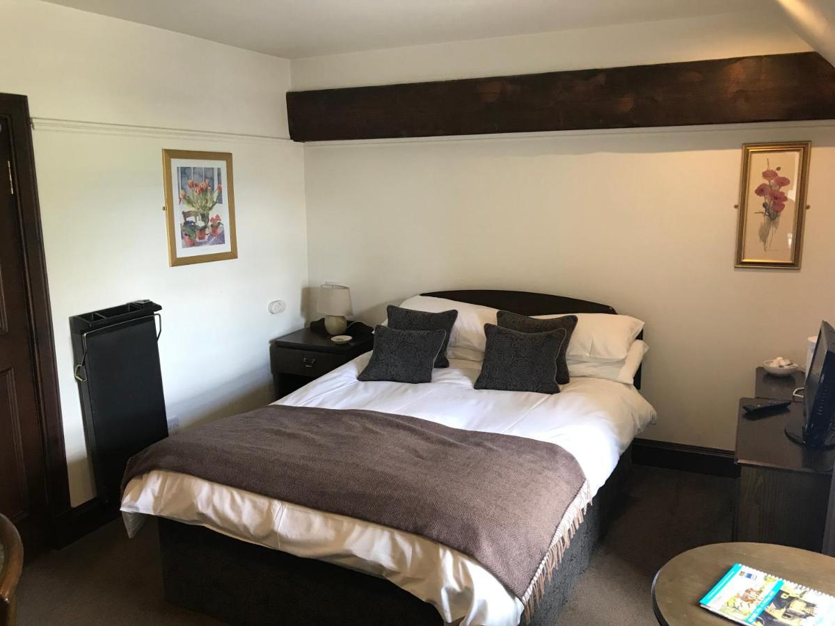 Lion And Unicorn Hotel Thornhill  Екстер'єр фото